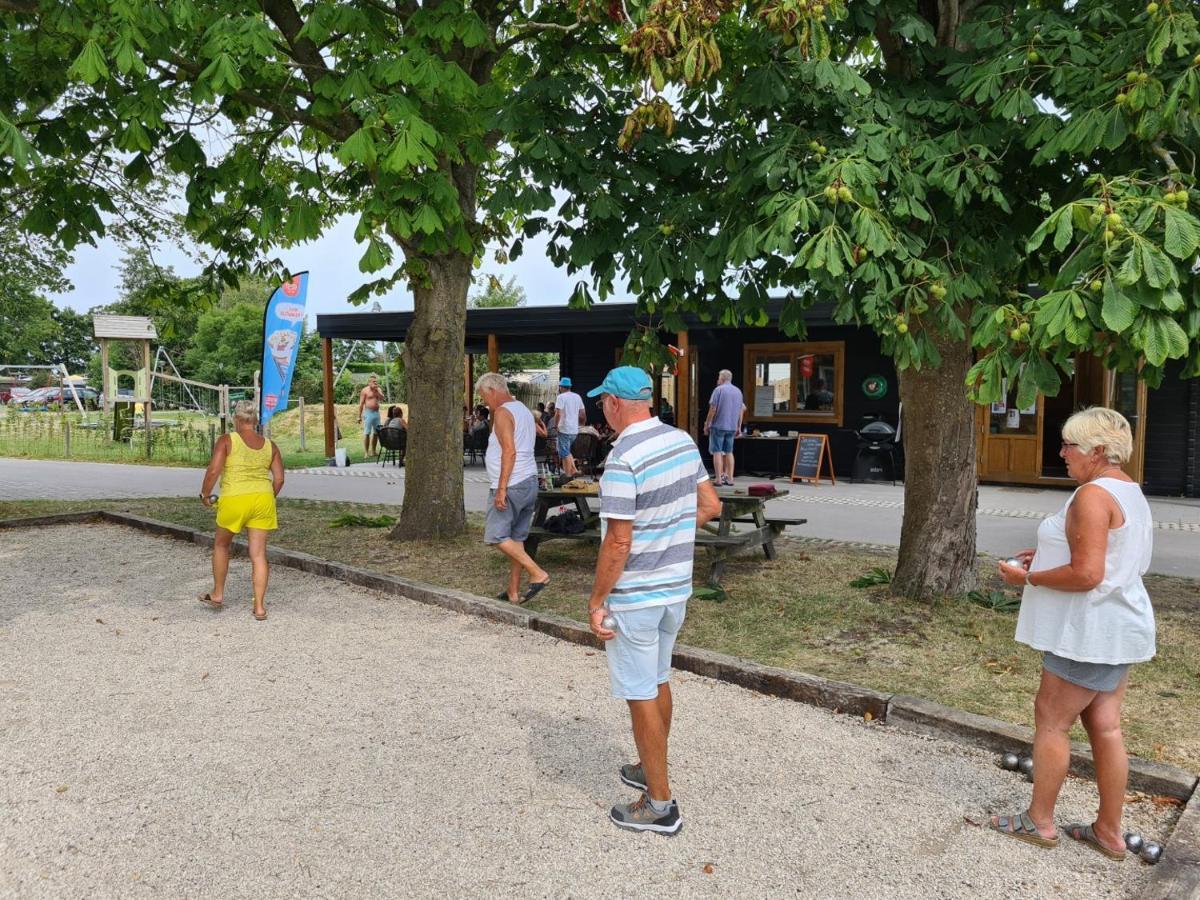 Chalet 3A Op Recreatiepark De Wielen Sint Maarten Esterno foto